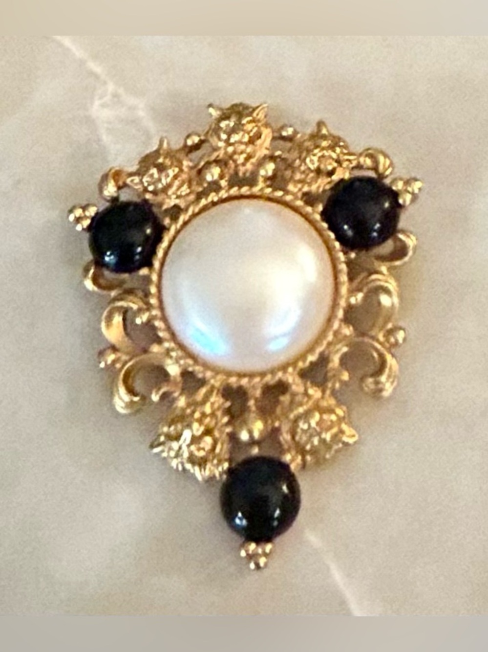 Vintage AVON Faux Pearl Lion Baroque Brooch Victorian - Picture 5 of 10